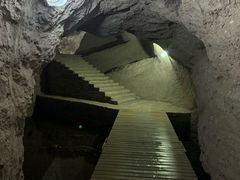 -伍山海滨石窟