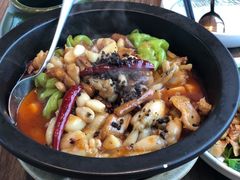 黑松露牛肝菌焖牛蛙-云海肴云南菜(浦江欢乐颂店)