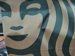 -星巴克(上海虹桥新天地二店)