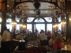 -Majestic Café