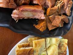 -鸿浩扒猪脚米线