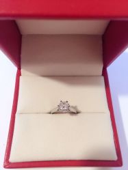 -威德钻石-克拉钻大本营(南京东路店)