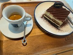 -LAVAZZA拉瓦萨咖啡(中航城君尚购物中心店)