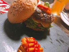 -HIGH FIVE哈福手工汉堡(桂林路店)