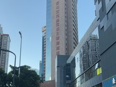 -深圳富苑皇冠假日套房酒店