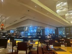 -上海西藏大厦万怡酒店Momo Cafe(徐汇店)
