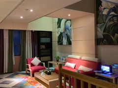 -喜鹊愉家酒店(郑州曼哈顿博览中心地铁站店)