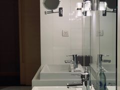 -阿瓦尼河滨曼谷酒店