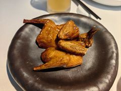 脆皮乳鸽-荣小馆(安达仕店)