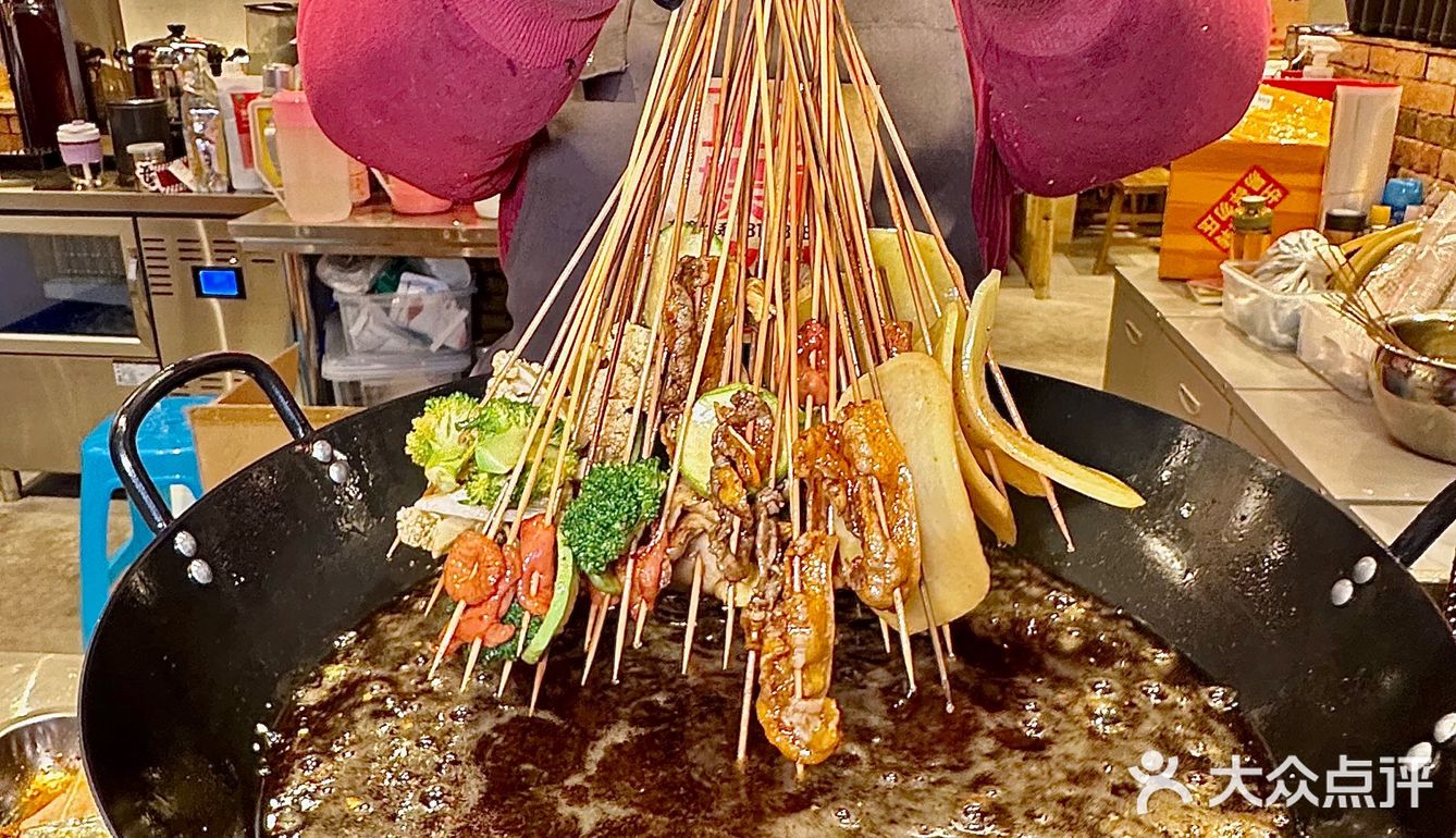 可以永远相信！昆明人排队都要吃的串串！ 