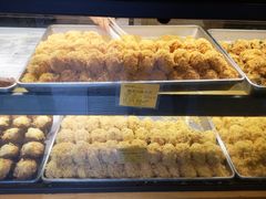 蟹黄风味小贝-鲍师傅糕点(江苏路店)