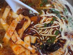 -魔都三兄弟酸辣粉·蘸卤炸串(虹桥万科店)
