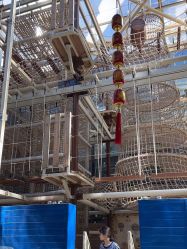 -PIPIKINGDOM皮皮王国欢乐号(欢乐海岸购物中心店)