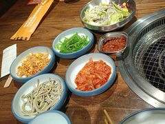 -明洞阿姨·韩式酱蟹烤肉·创意料理(三元桥店)