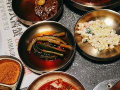 -草家酱蟹炭火烤肉店(珲春南路二店)