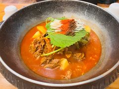 土豆排骨火锅（辣）-喇喇排骨火锅·传统韩式脊骨汤(望京西园总店)