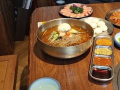 -明洞阿姨·韩式酱蟹烤肉·创意料理(三元桥店)