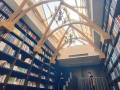 -钟书阁(松江泰晤士小镇店)