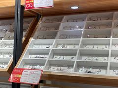 -诺柯视眼镜-蔡司依视路官方工厂店(淞南一店)