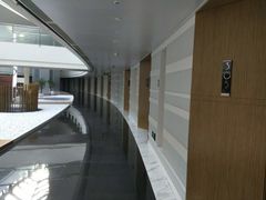 -上海滴水湖皇冠假日酒店