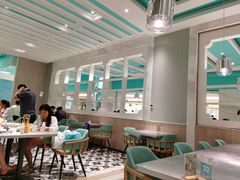 大堂-姚姚酸菜鱼·金戈戈香港豉油鸡(喜荟城联名店)