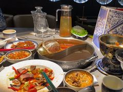 -伴山牛贵州黄牛肉火锅·苗疆非遗艺术餐厅(上海首店)