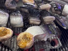 -围炉肉舍•炭烤活鳗•丹东海鲜烤肉(步行街店)