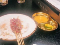 -何妹湿辣牛肉·粤式烧烤砂煲(桂雅路店)