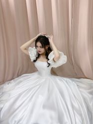 -曼青婚纱礼服馆