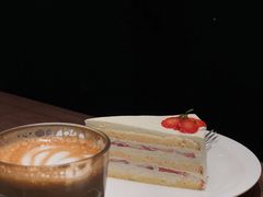 Flat&nbsp;white-black rainbow coffee