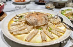 Chicken Oil and Huangjiu Steamed Crystal Crab