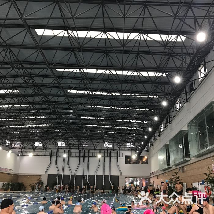 吉大南校日新楼游泳馆