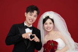 -雪中彩影婚纱摄影·微光艺术中心