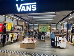 门面-VANS(三里屯太古里店)