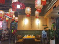 -琥珀老六龙虾(四里河店)