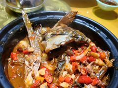 -国庆鱼头鱼尾馆(盛世华庭店)