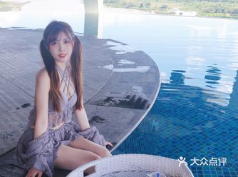 西双版纳｜菠萝酒店还有这样绝美的无边泳池下午茶！