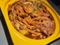 -多嘴超级肉蟹煲(蕾莎店)
