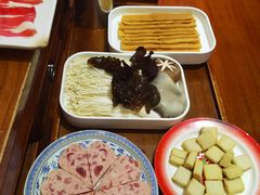 -沸炉重庆老火锅(军事博物馆店)