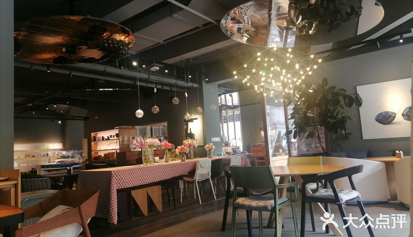 推荐这家西餐厅，有机会再来吃他们的西餐