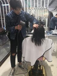 -BULB STUDIO 巴柏明星发型工作室