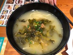 酸菜肉丝面-诚铭记·虾仁汤包·成都小吃(融创店)