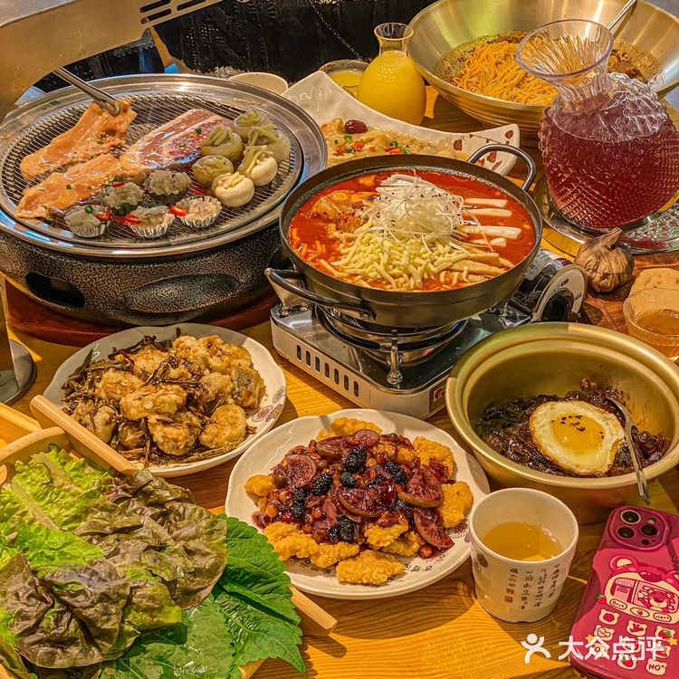 沈阳大叔家的口蘑芝士虾滑vs桑椹果酱锅包肉juju好吃呢