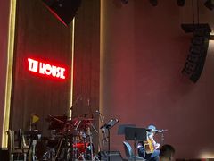 -TZ House音乐现场(来福士中心店)