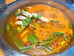 -野山舂·贵州现舂酸汤火锅(鸿通城店)