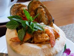 -Chom Cafe and Restaurant