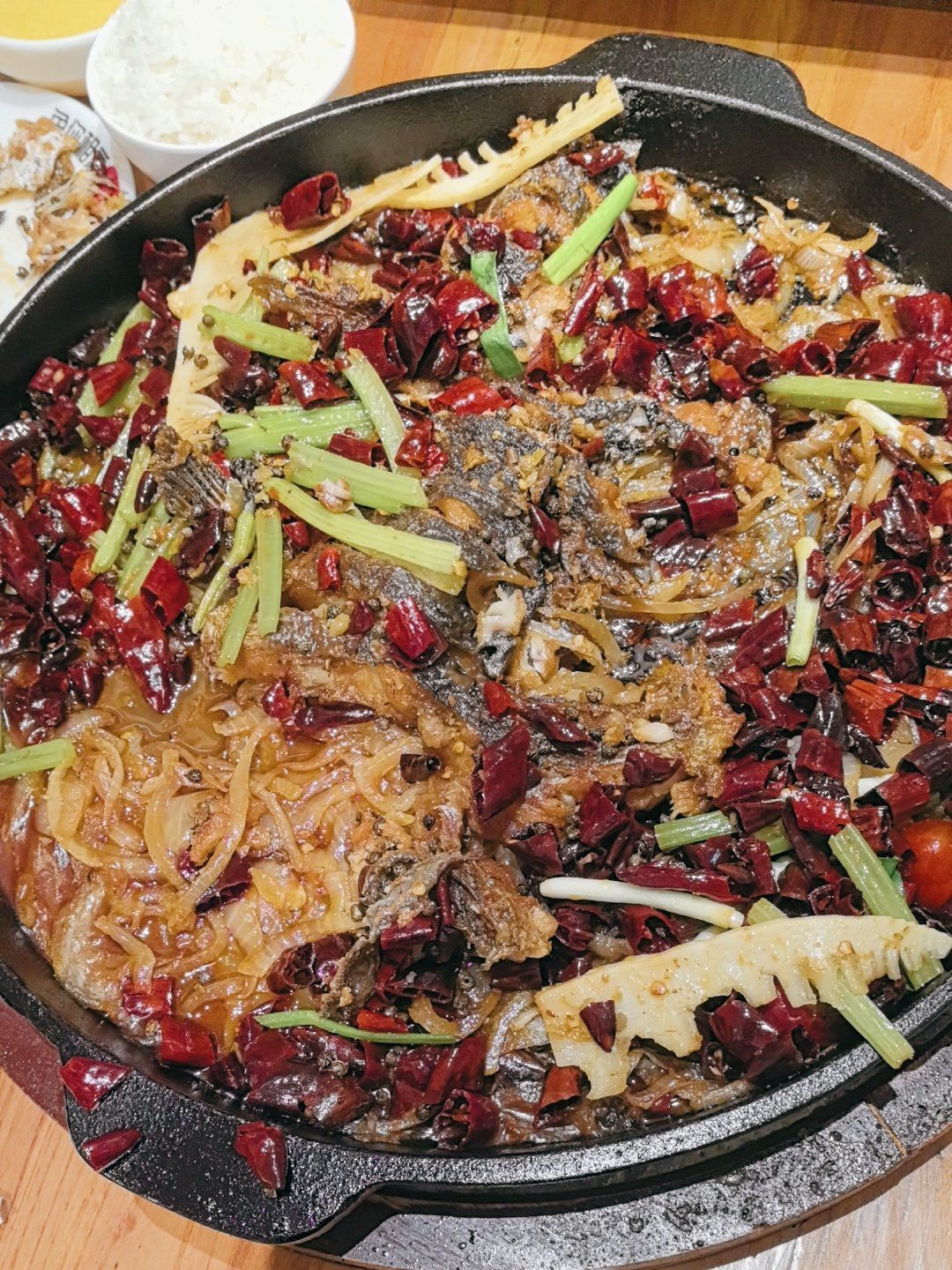 口味还不错,在青岛吃到老板鱼了,经常经常
