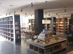 -魔方城市书房(中街益田店)