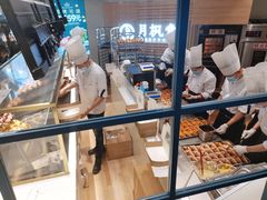 面包甜点陈列柜-月枫堂(长春这有山店)