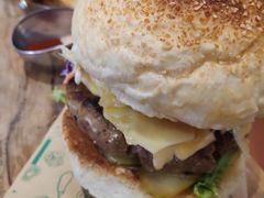 超厚芝士牛肉汉堡-魏斯理汉堡(西安沣东吾悦店)